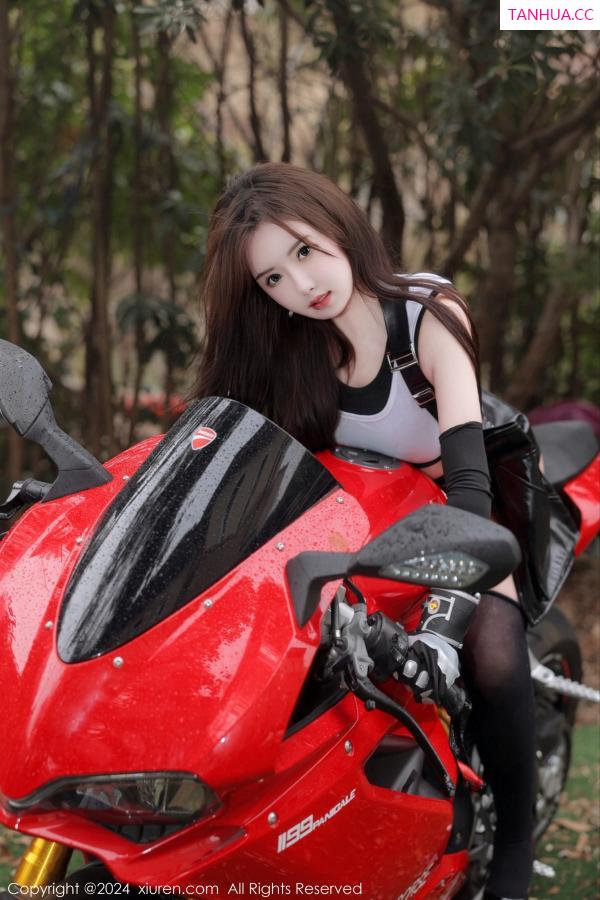   [XiuRen]高清写真图 2024.01.16 No.7969 小薯条nienie 摩托车美腿第52张图片